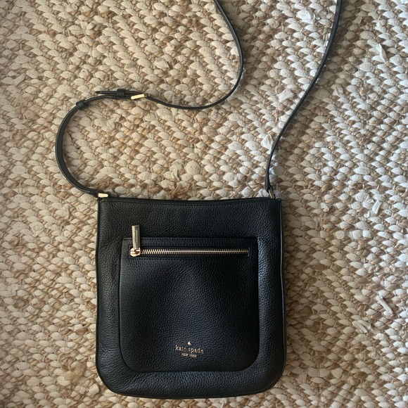 kate spade Handbags - Kate Spade Crossbody